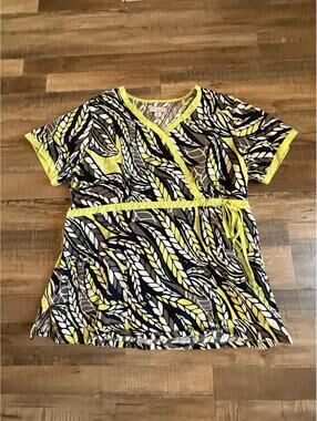 KOI by Kathy Peterson Womens 3X Green Leaf Print Scrub Top Mock Wrap